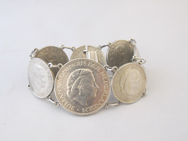 Niet ingewikkeld Voorwaarden Het koud krijgen Zilveren Munten Armband 6 Guldens en 1 Rijksdaalder 353-Z - Goudinkoop  Twente